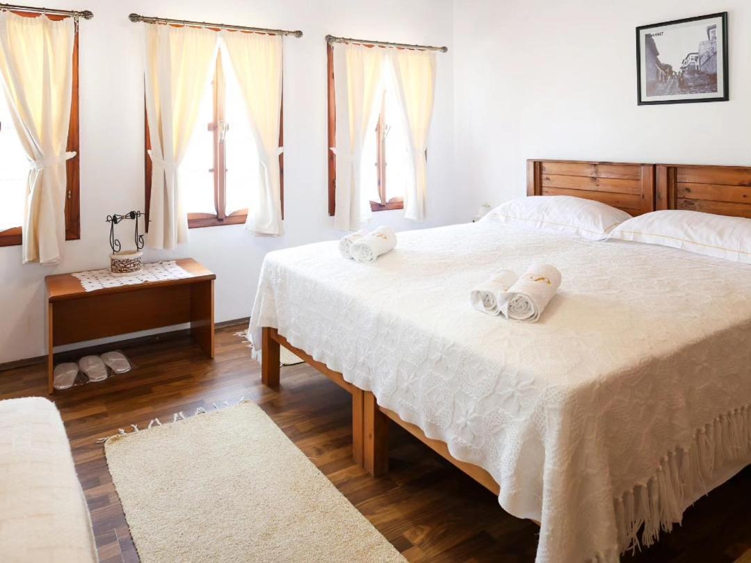 Guest House J.Prifti Берат Екстер'єр фото