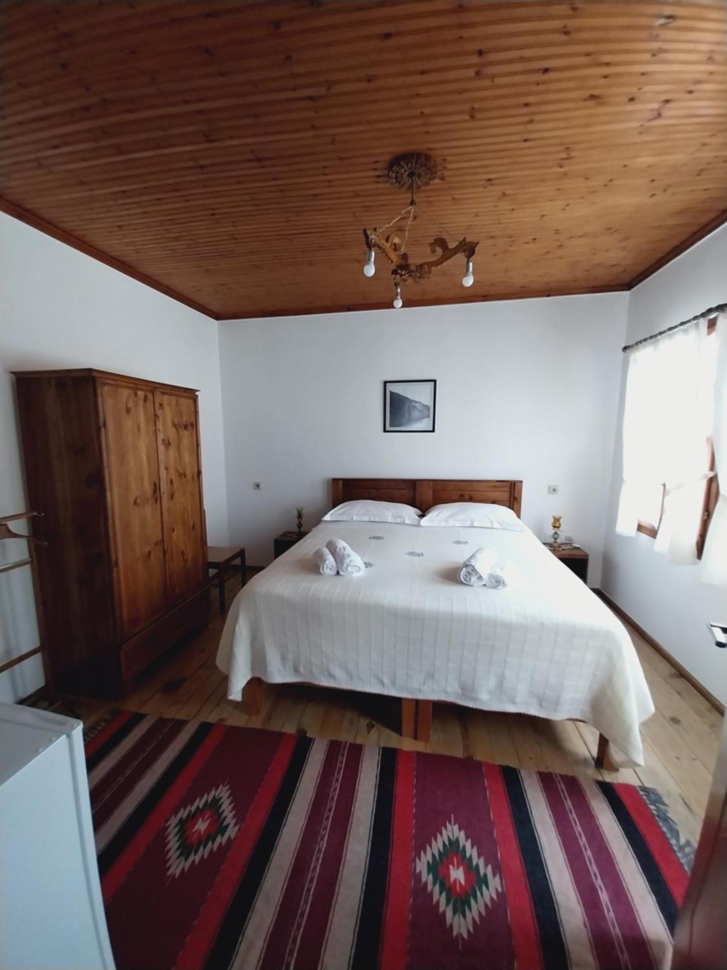 Guest House J.Prifti Берат Екстер'єр фото