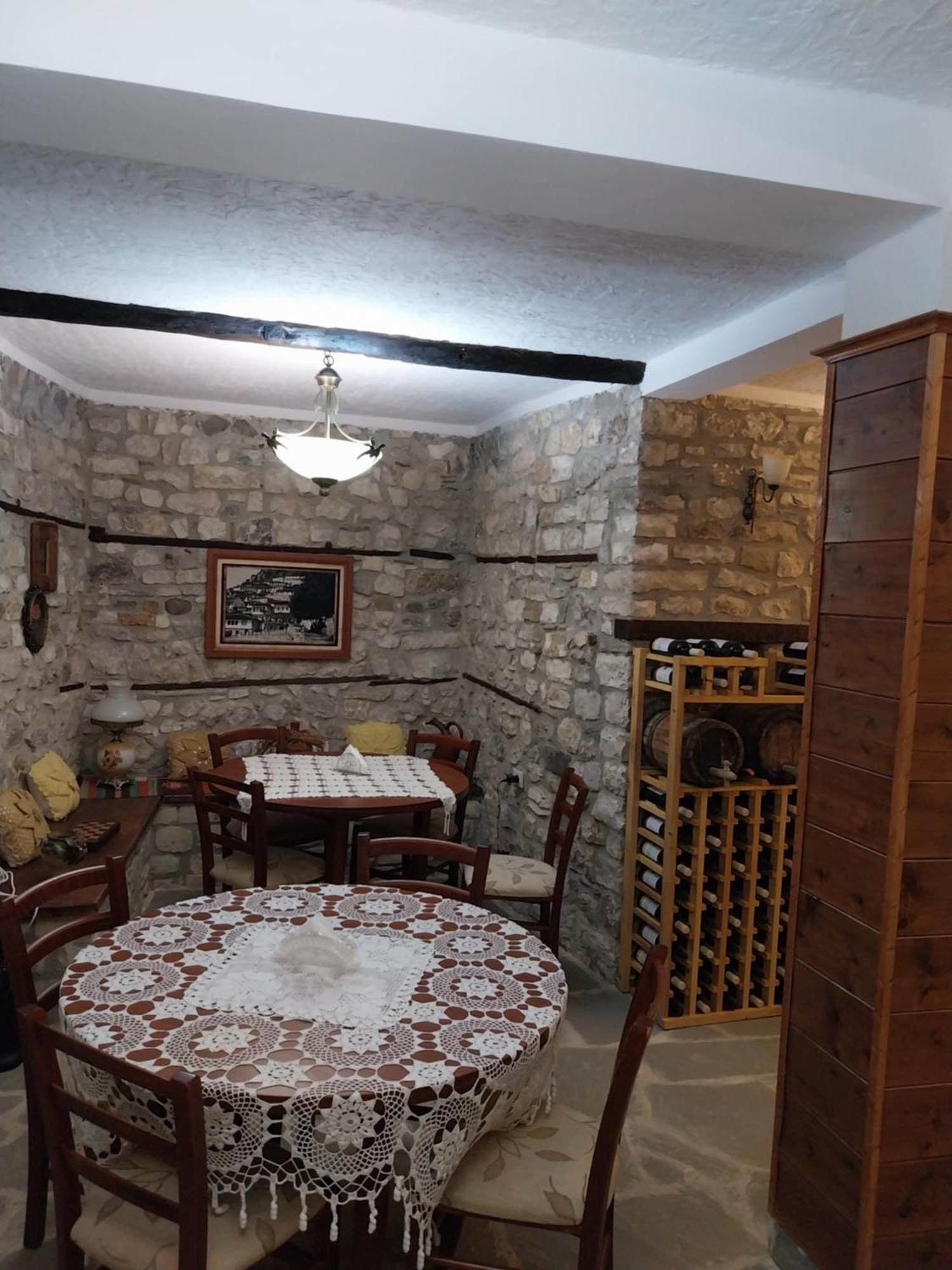 Guest House J.Prifti Берат Екстер'єр фото