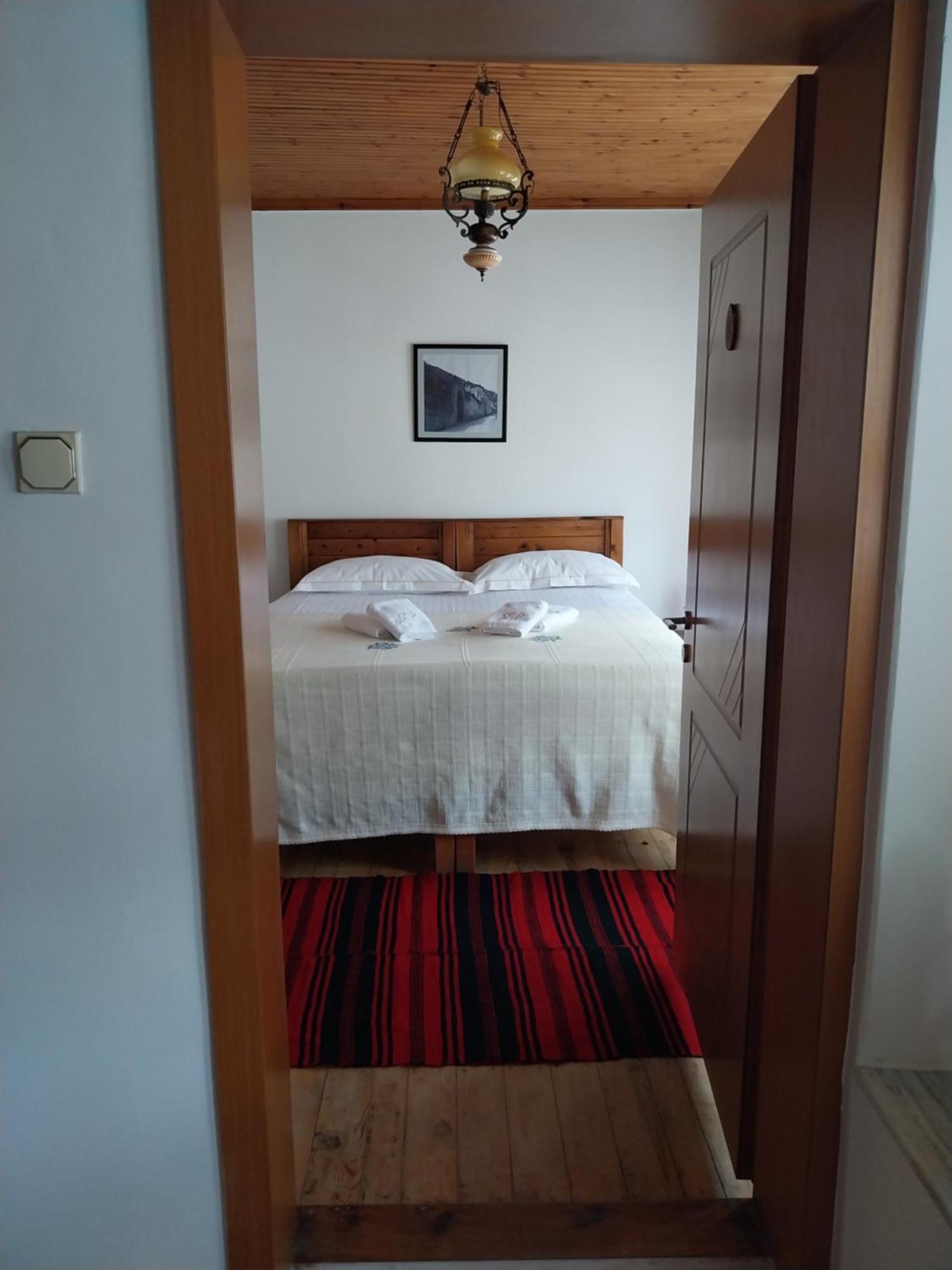 Guest House J.Prifti Берат Екстер'єр фото