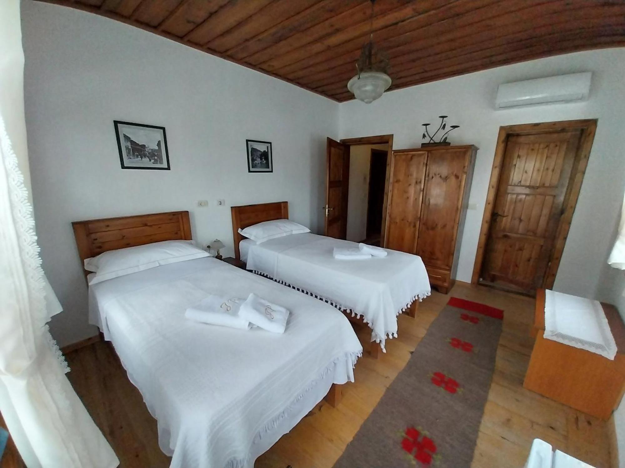 Guest House J.Prifti Берат Екстер'єр фото